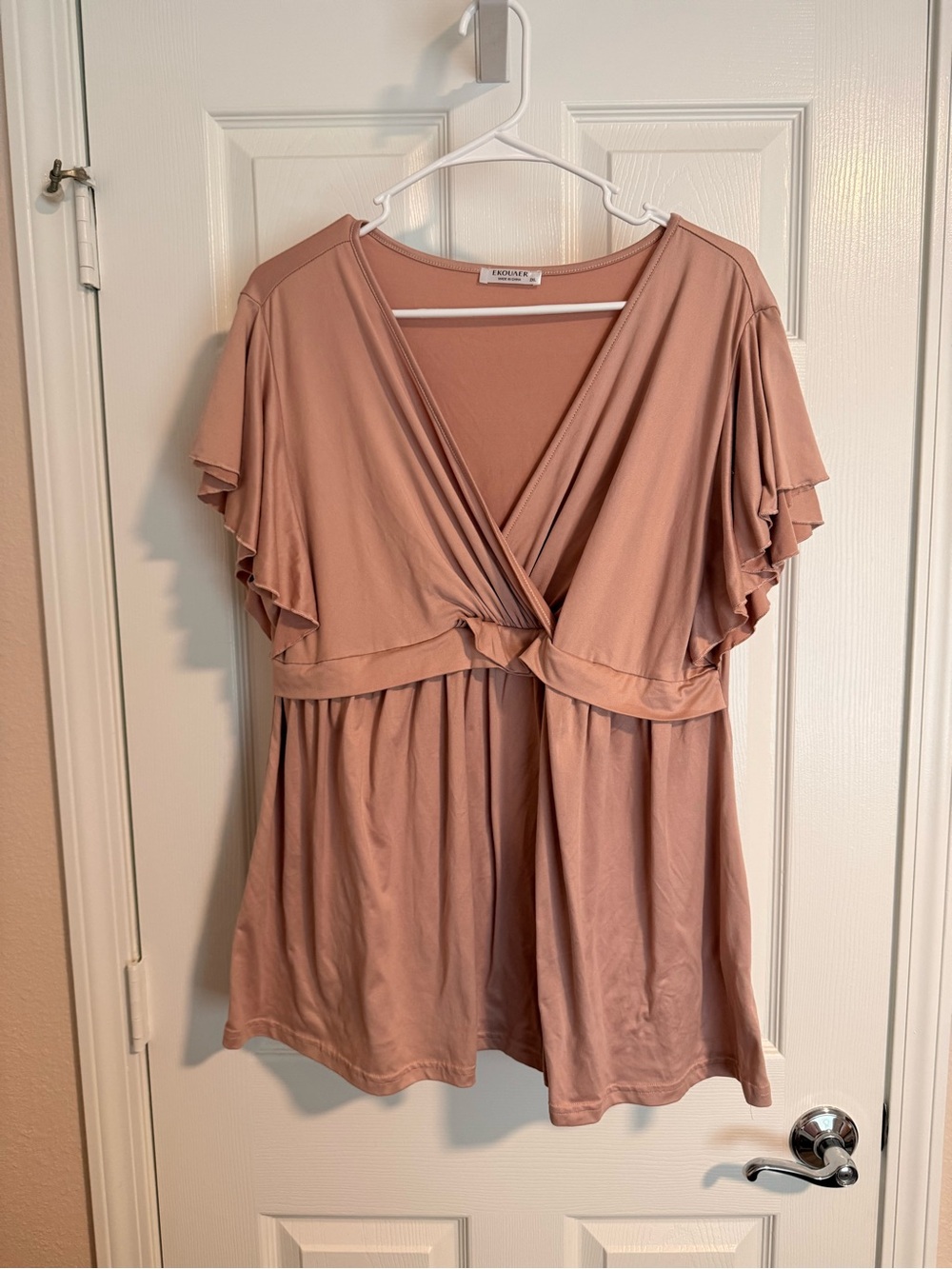 Eqouaer Light Mauve Flutter Sleeve V-Neck Women’s Top